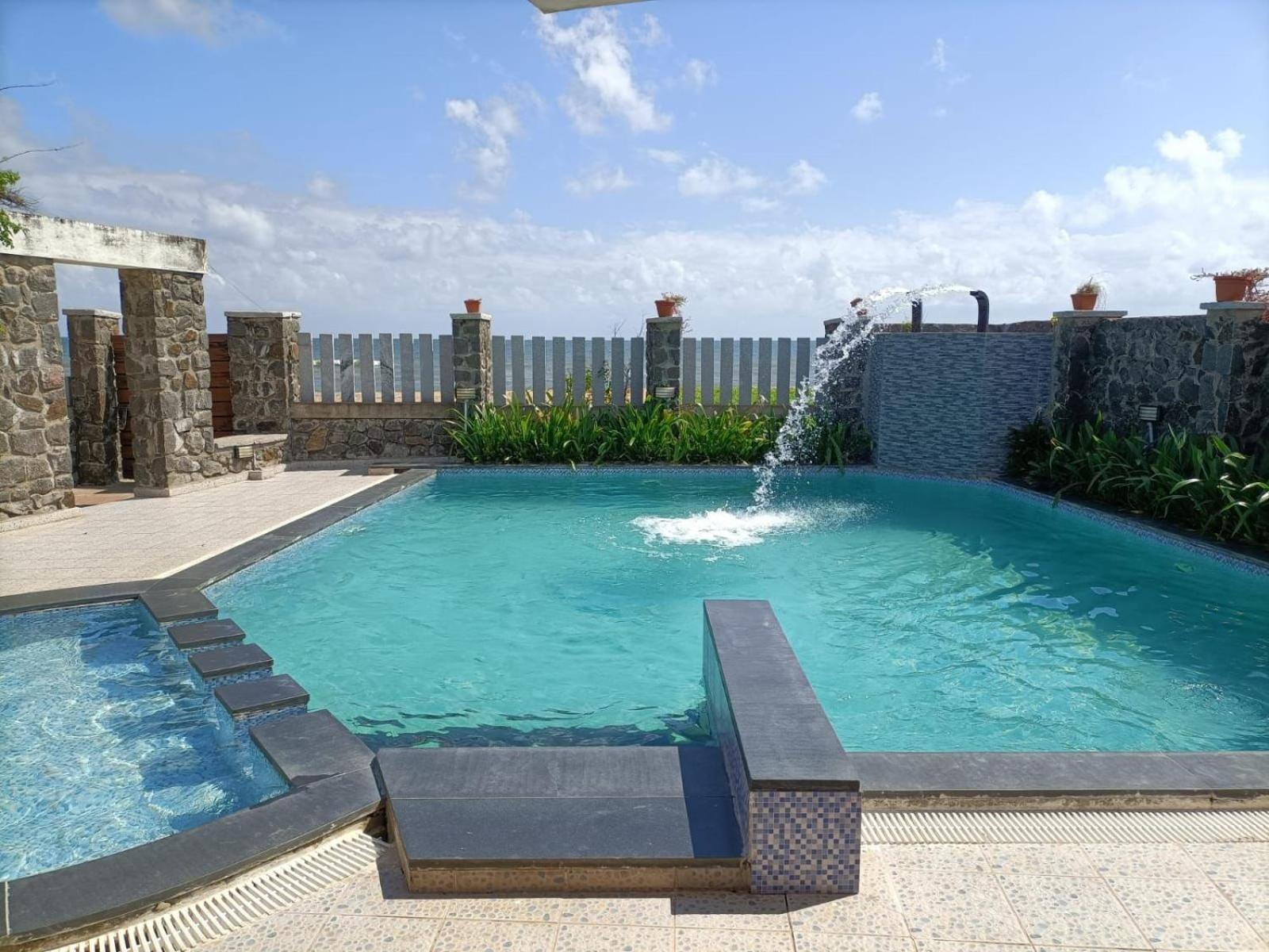 Barefootbay - Villa With Private Beach Access 钦奈 外观 照片