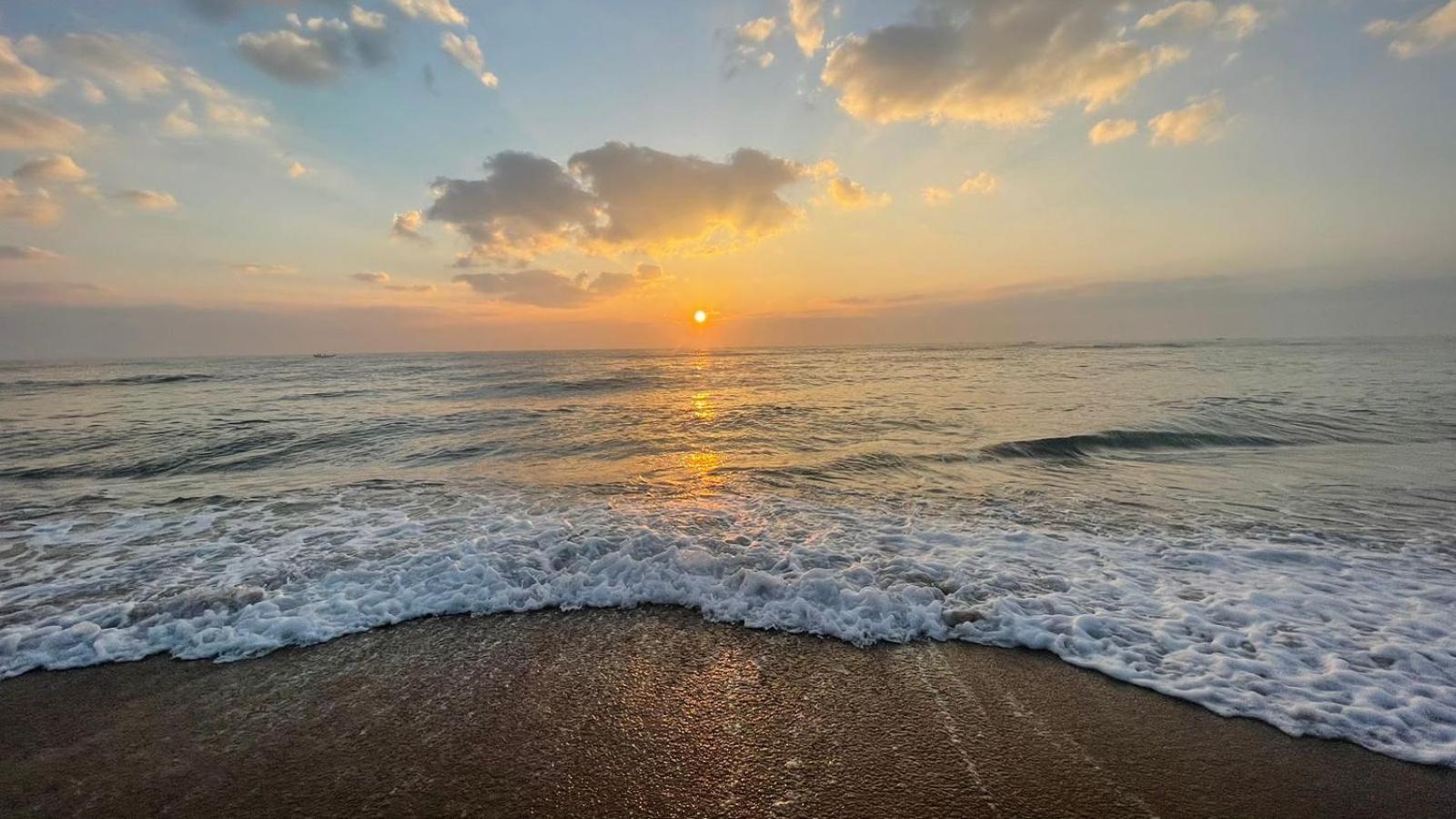 Barefootbay - Villa With Private Beach Access 钦奈 外观 照片